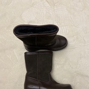 UGG for kids size 4